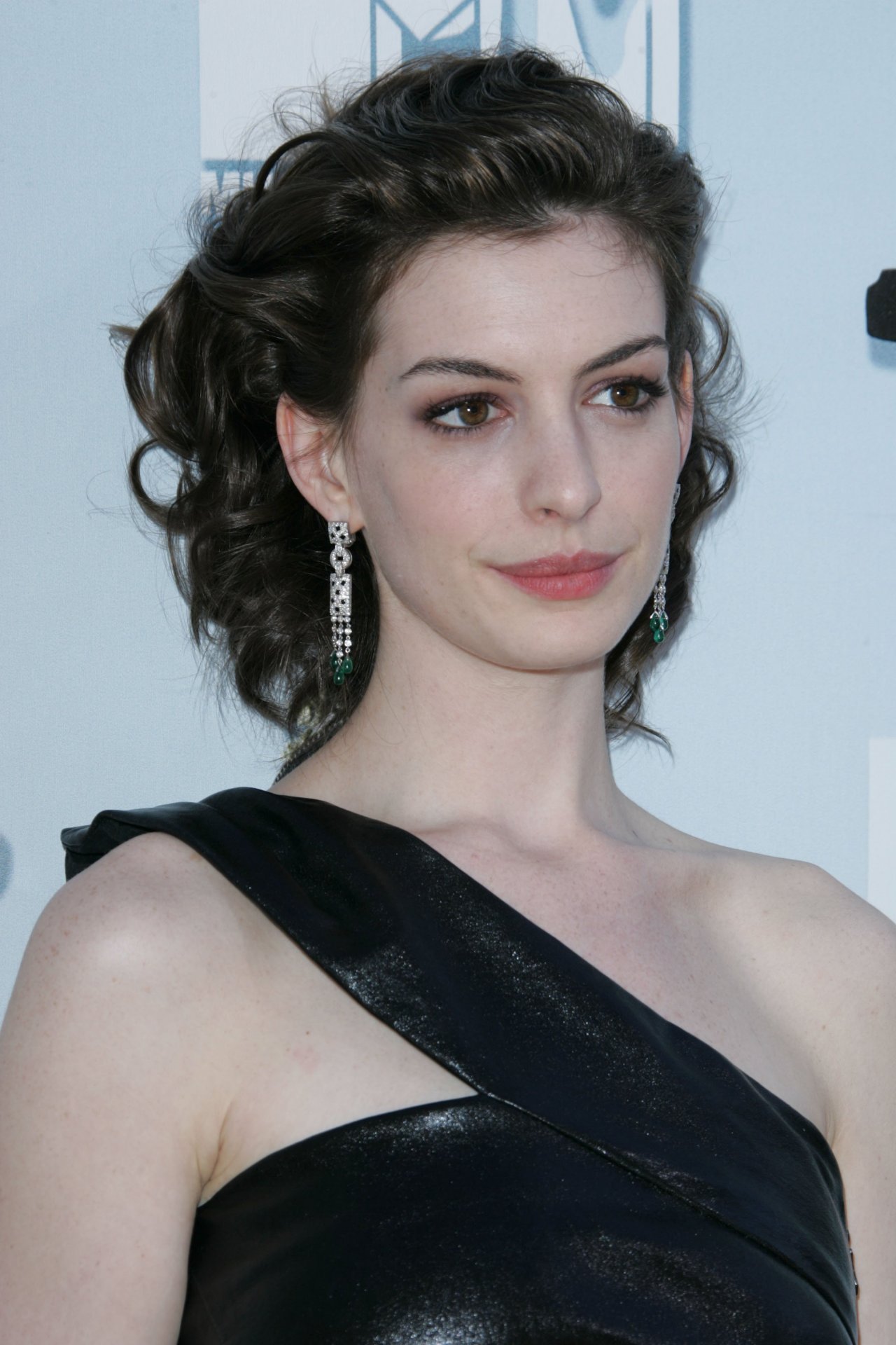 Anne Hathaway leaked wallpapers