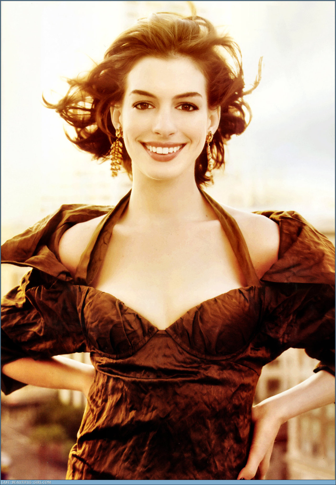 Anne Hathaway leaked wallpapers