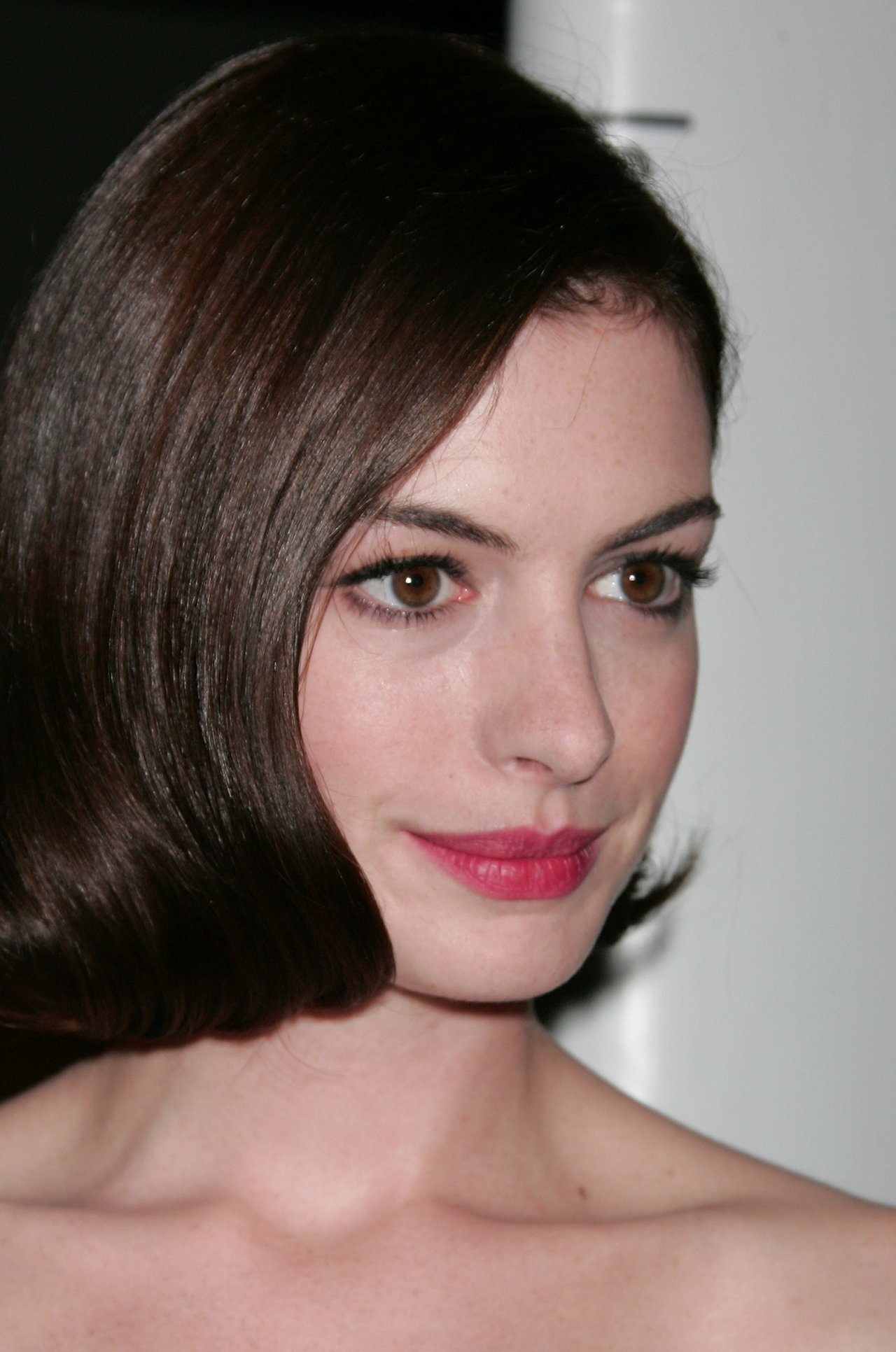 Anne Hathaway leaked wallpapers