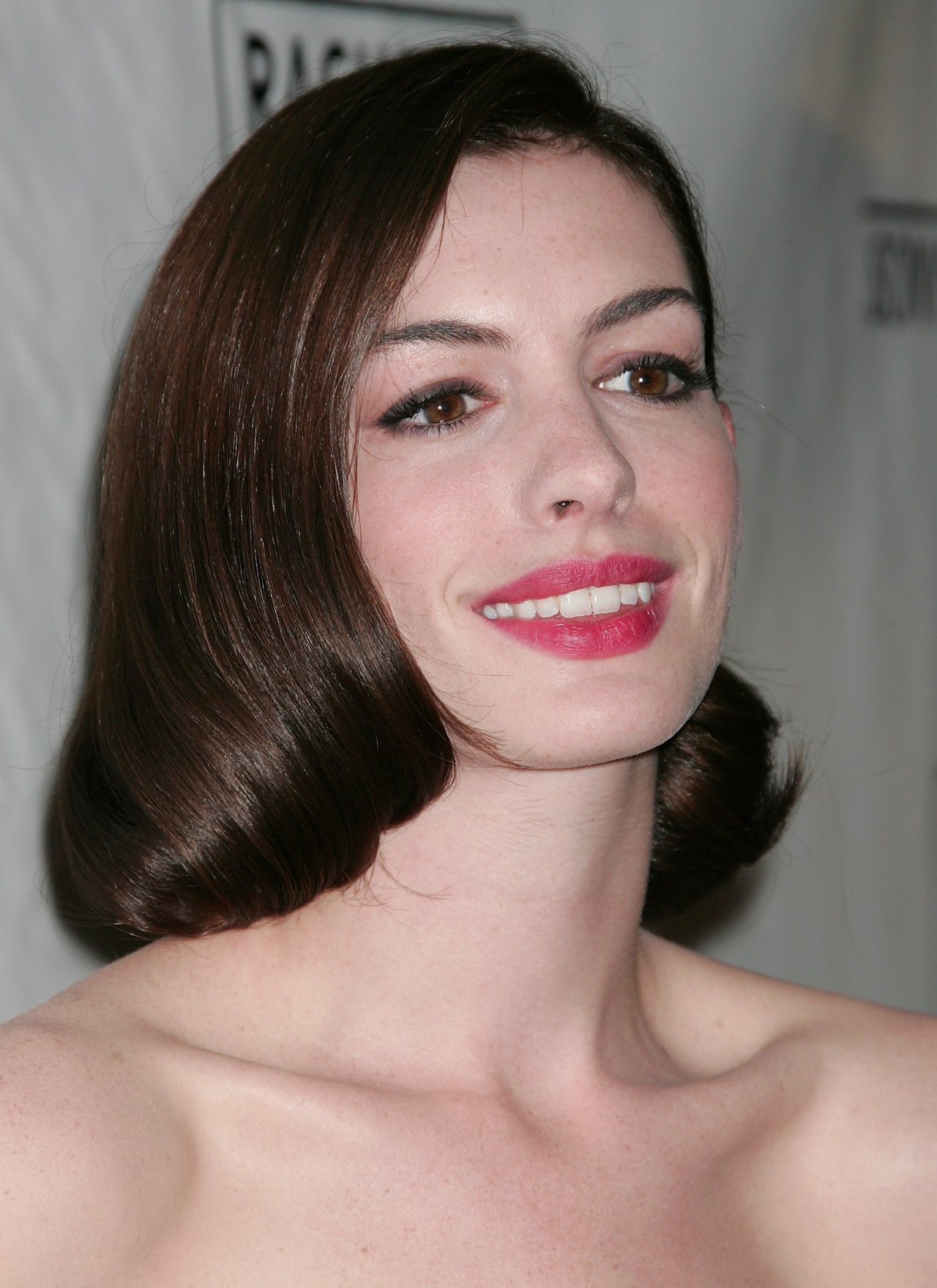 Anne Hathaway leaked wallpapers