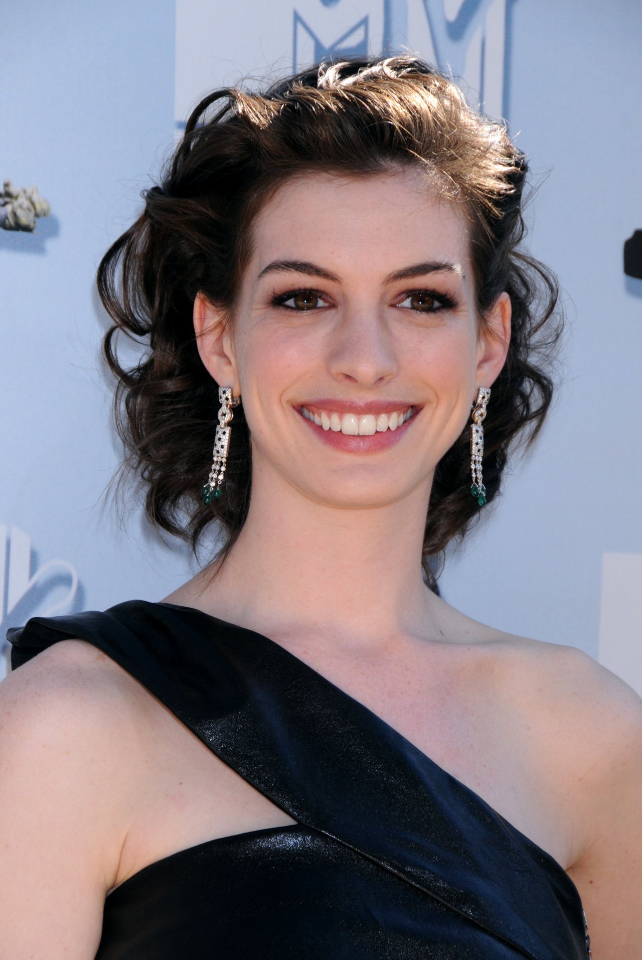 Anne Hathaway leaked wallpapers