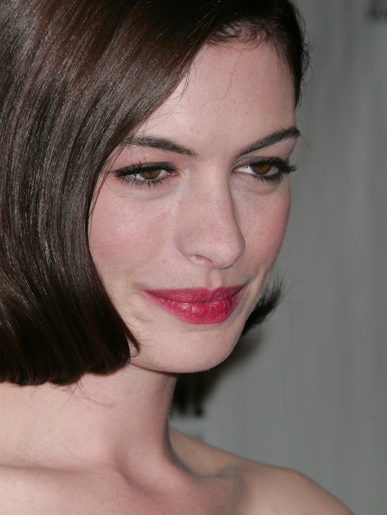 Anne Hathaway leaked wallpapers