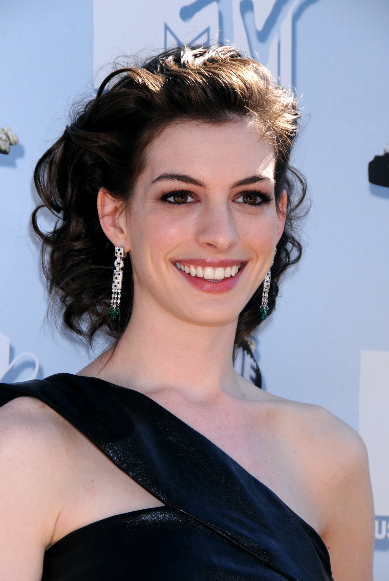 Anne Hathaway leaked wallpapers