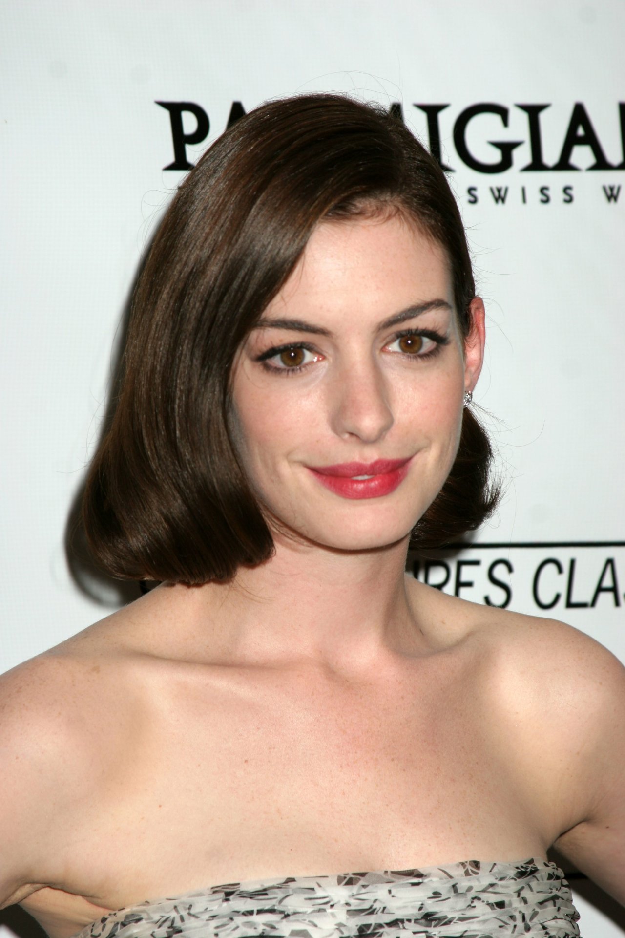 Anne Hathaway leaked wallpapers