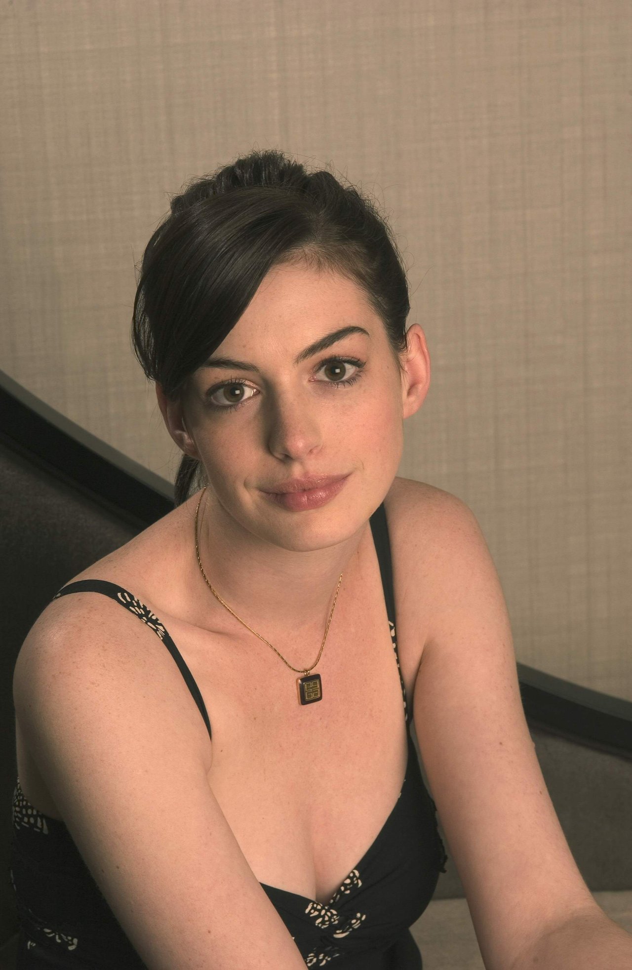 Anne Hathaway leaked wallpapers