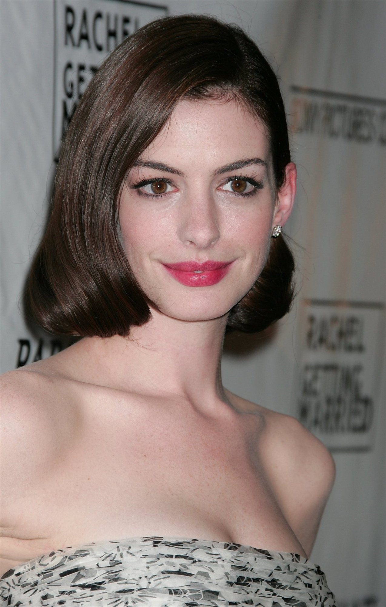 Anne Hathaway leaked wallpapers