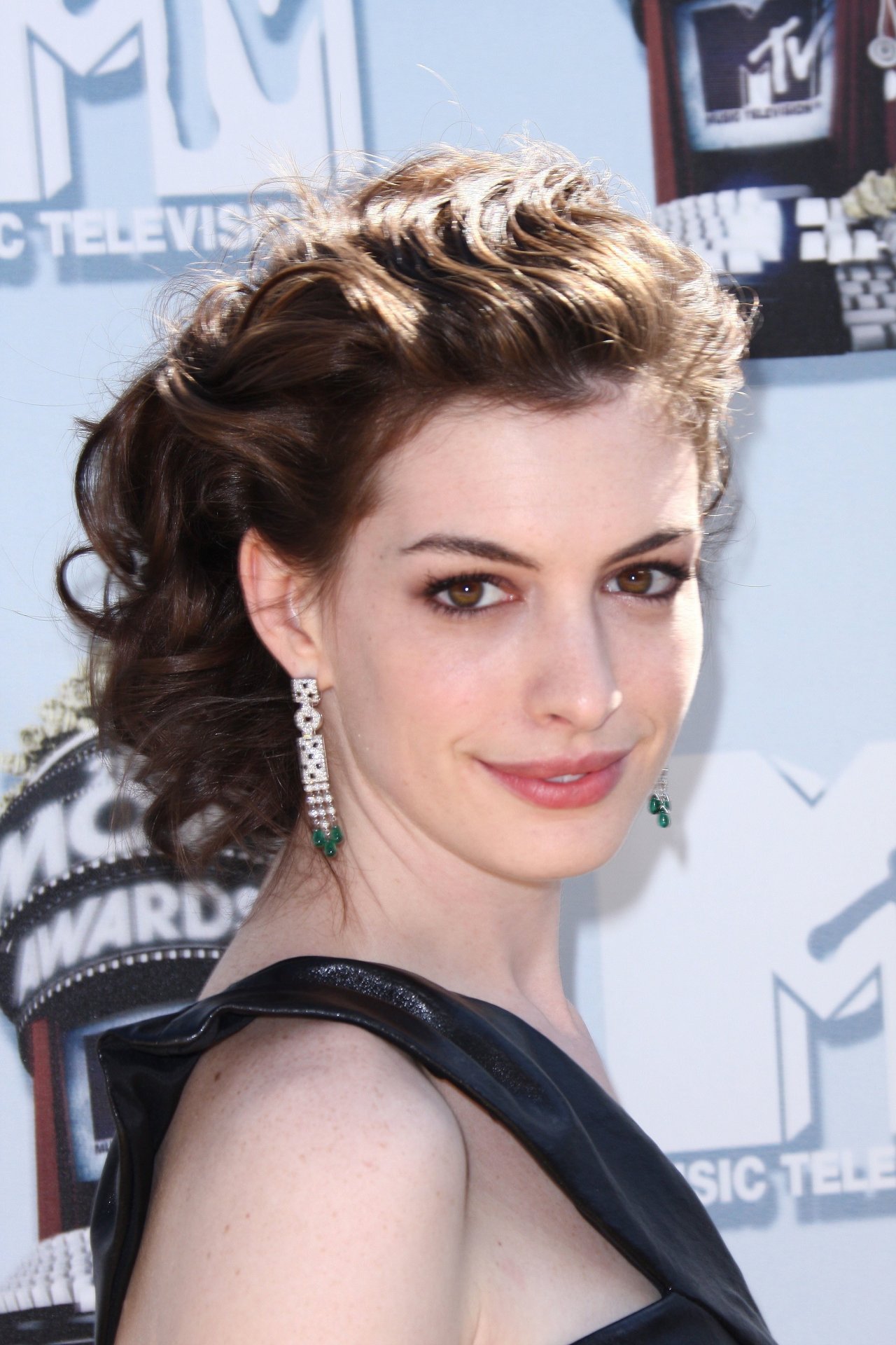 Anne Hathaway leaked wallpapers