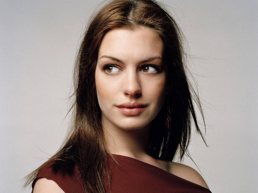 Anne Hathaway leaked wallpapers