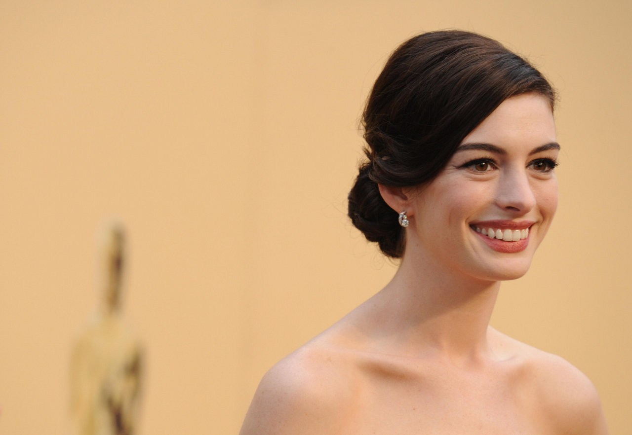 Anne Hathaway leaked wallpapers