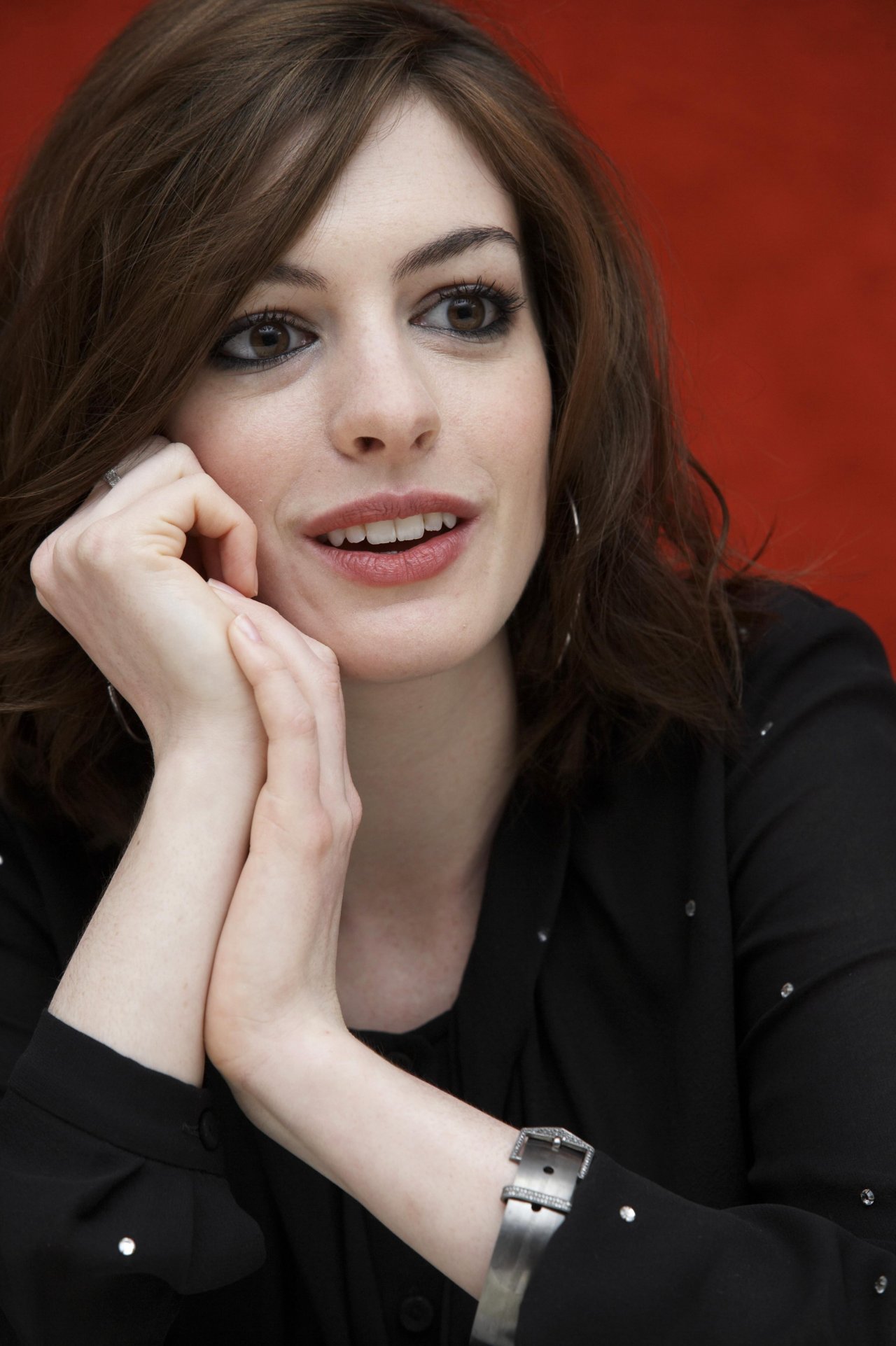 Anne Hathaway leaked wallpapers