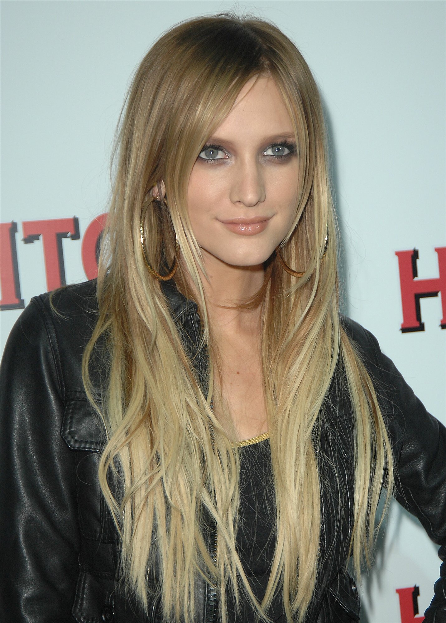 Ashlee Simpson leaked wallpapers