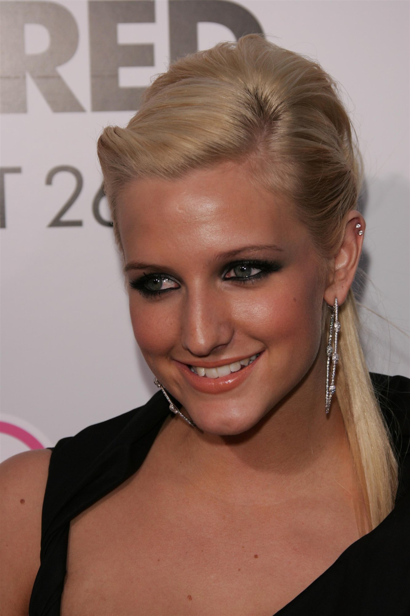 Ashlee Simpson leaked wallpapers