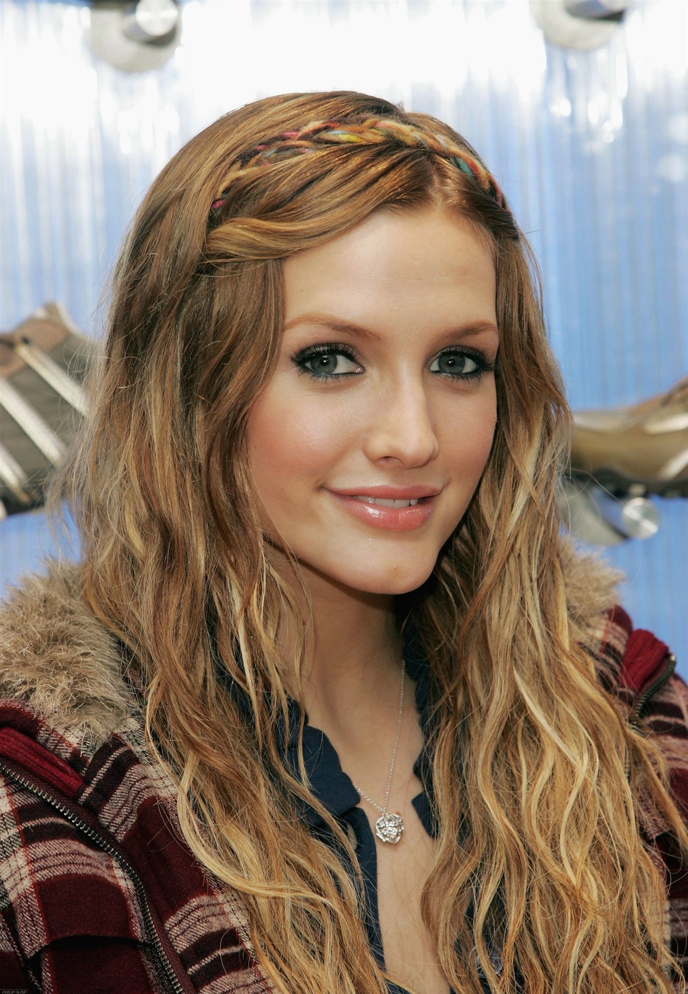 Ashlee Simpson leaked wallpapers