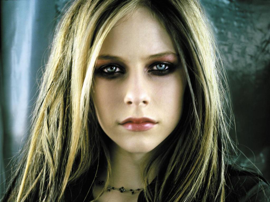 Avril Lavigne leaked wallpapers