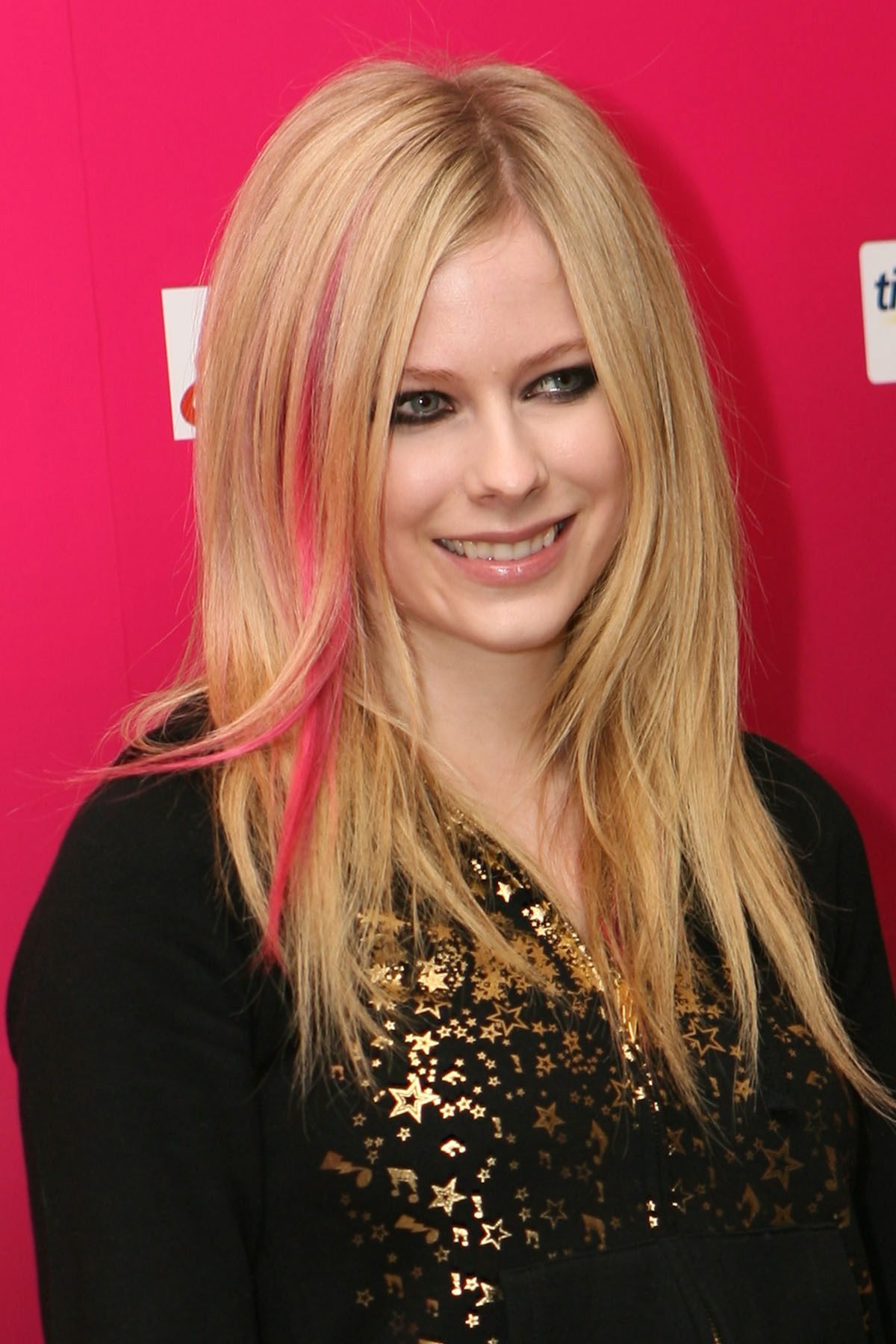 Avril Lavigne leaked wallpapers