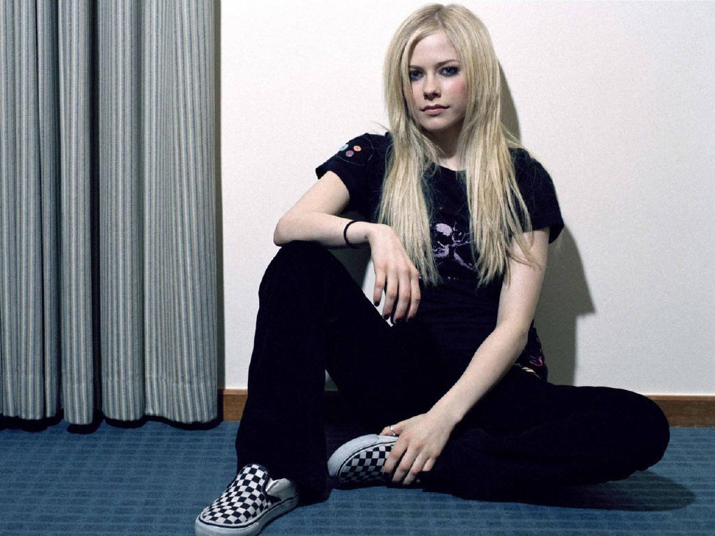 Avril Lavigne leaked wallpapers