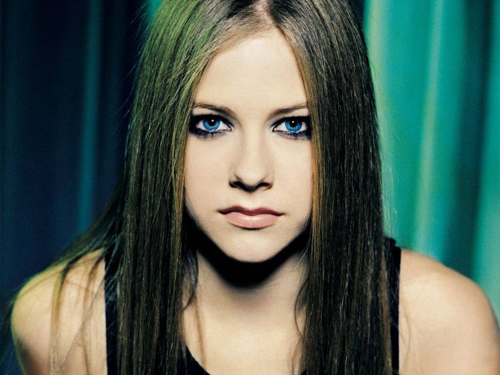 Avril Lavigne leaked wallpapers