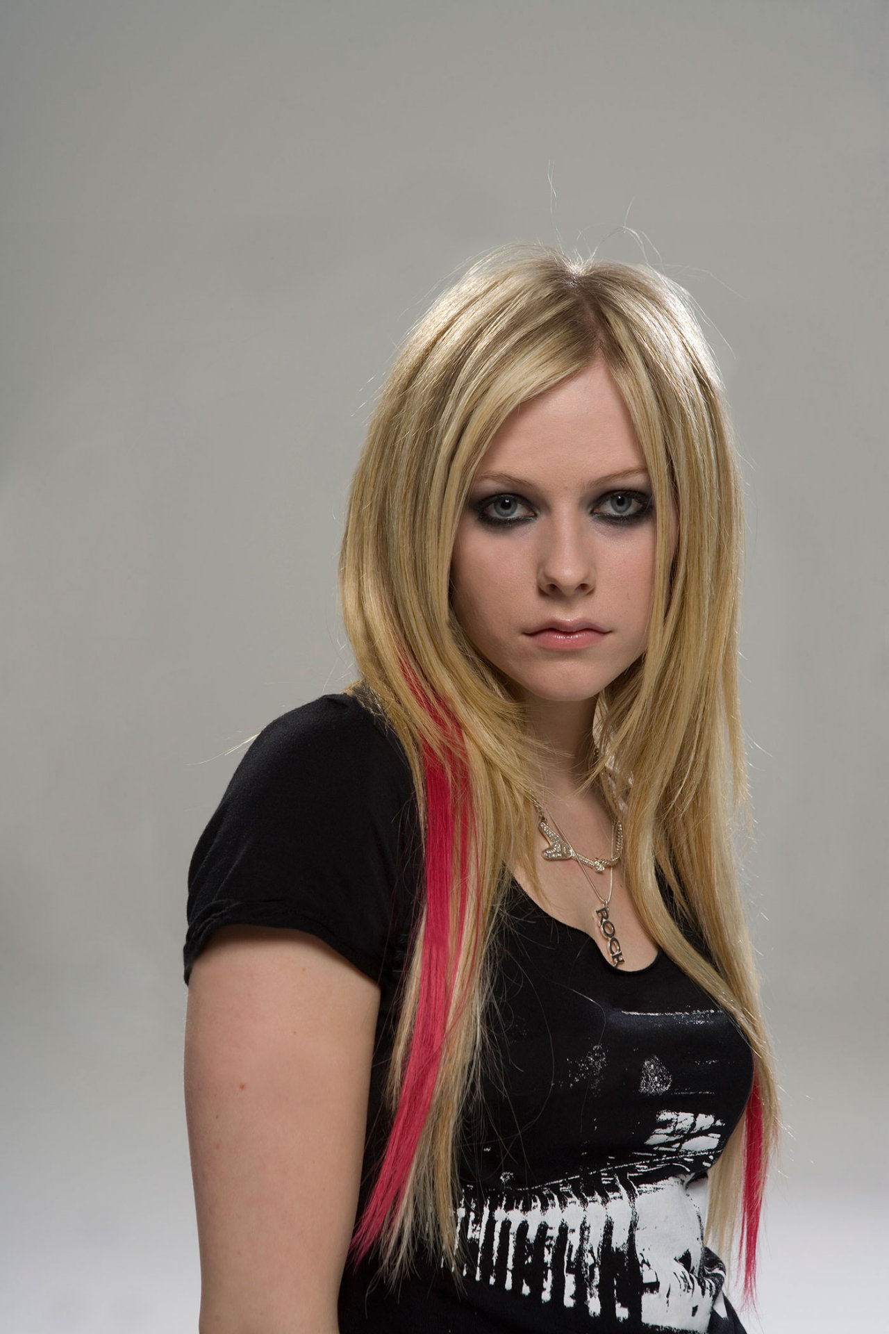 Avril Lavigne leaked wallpapers