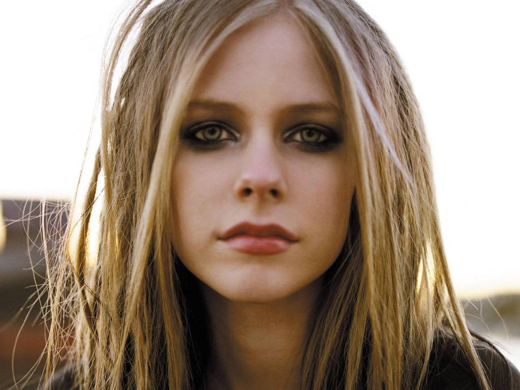 Avril Lavigne leaked wallpapers