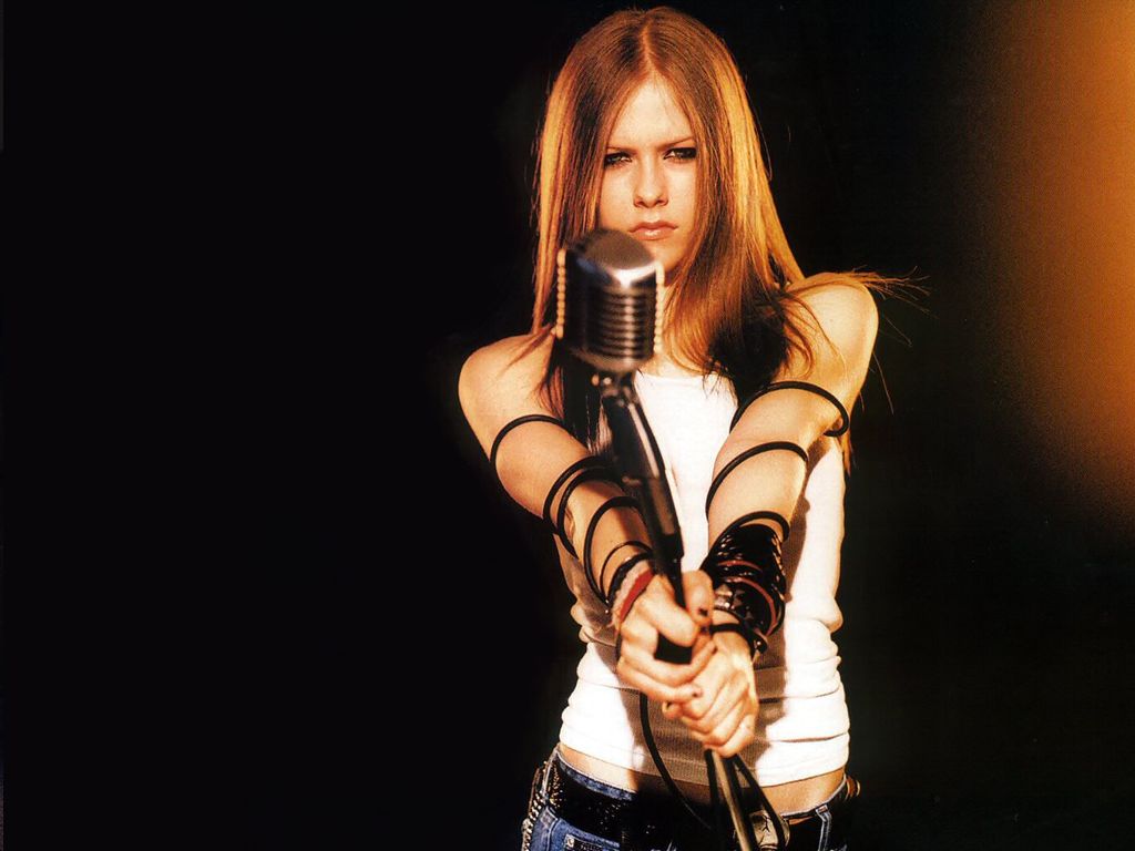 Avril Lavigne leaked wallpapers