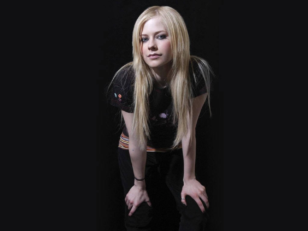 Avril Lavigne leaked wallpapers