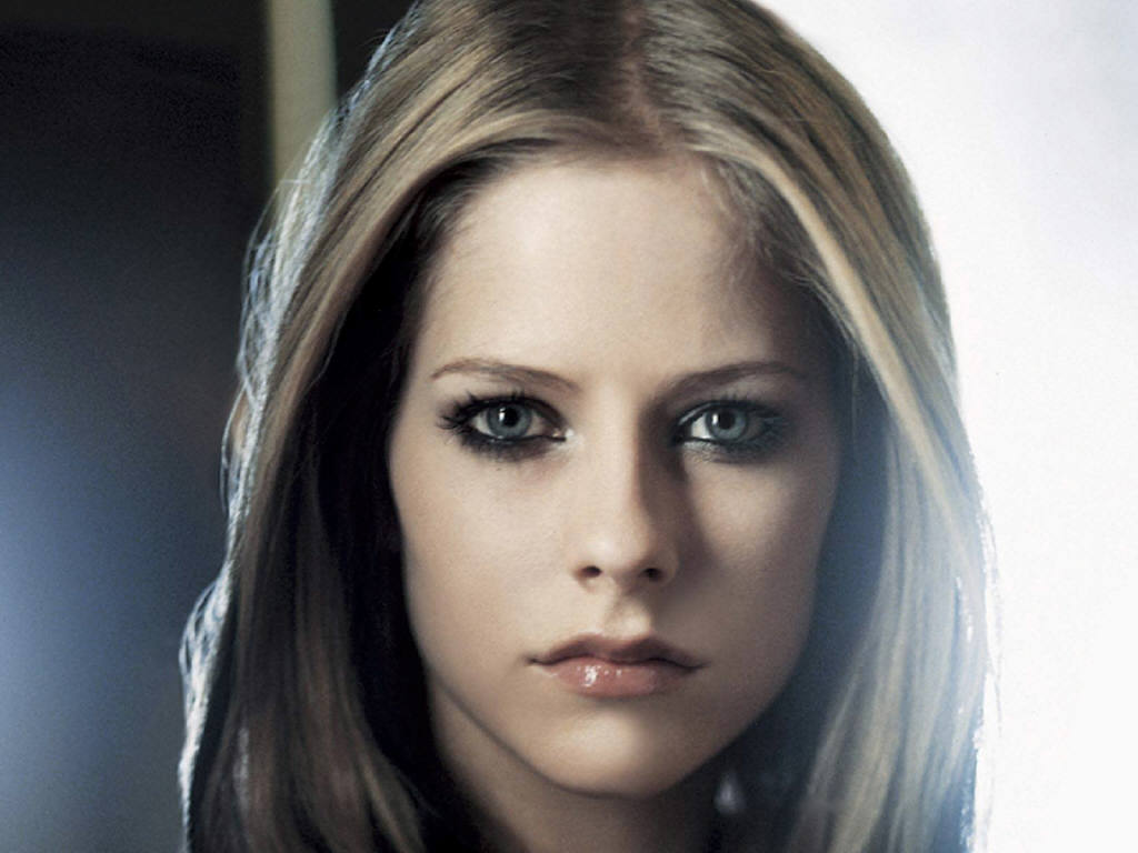 Avril Lavigne leaked wallpapers