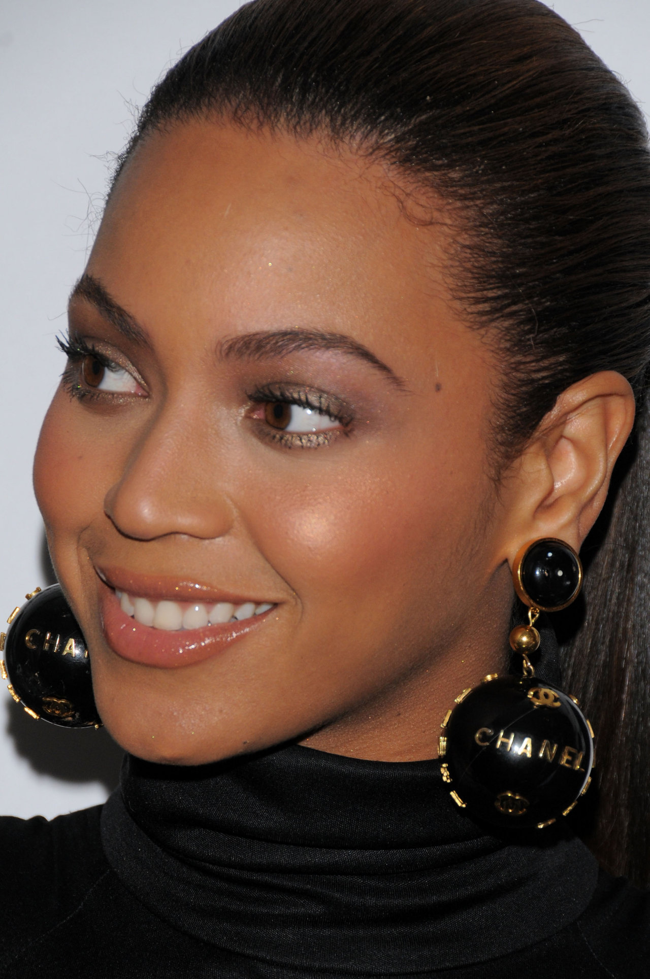 Beyonce Knowles leaked wallpapers