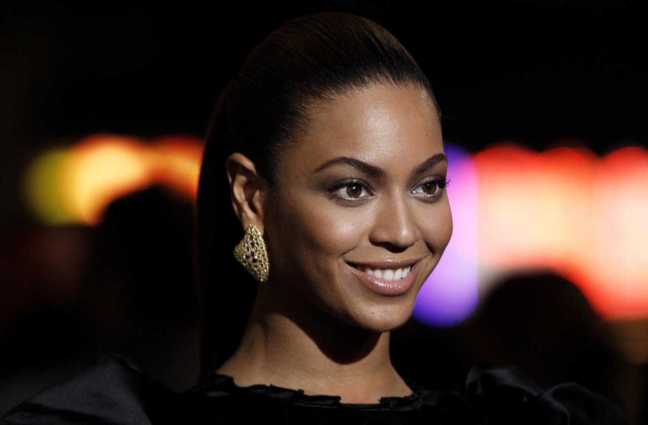 Beyonce Knowles leaked wallpapers