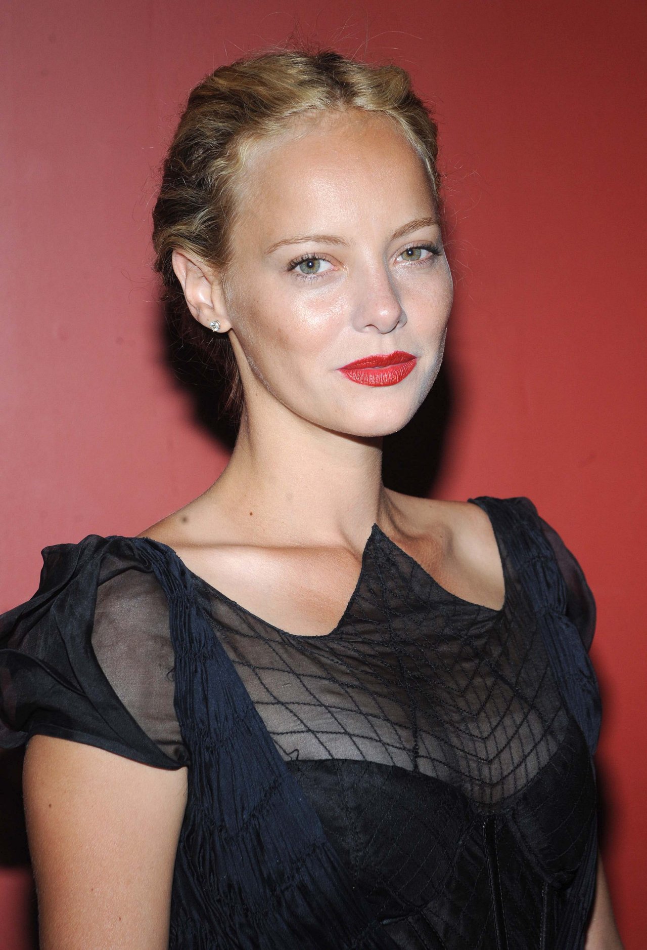 Bijou Phillips leaked wallpapers