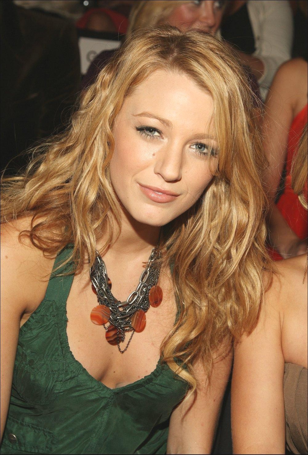 Blake Lively leaked wallpapers