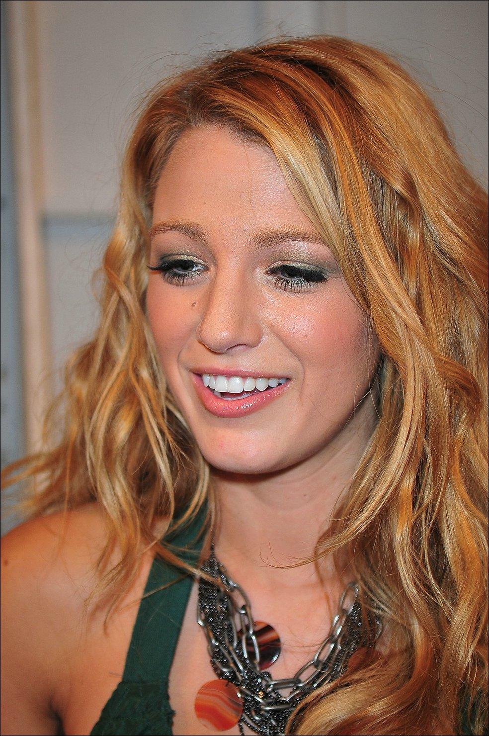 Blake Lively leaked wallpapers