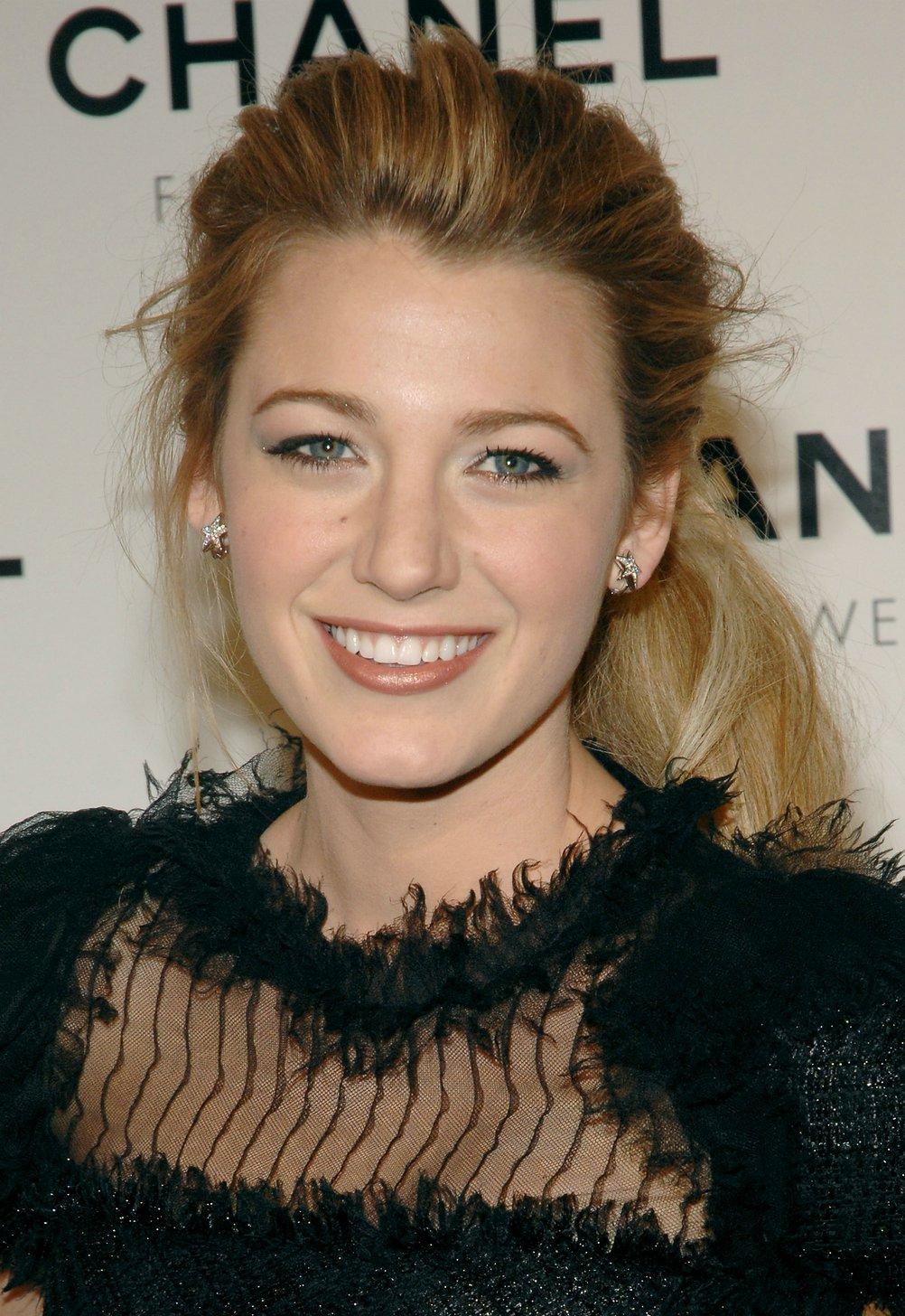 Blake Lively leaked wallpapers