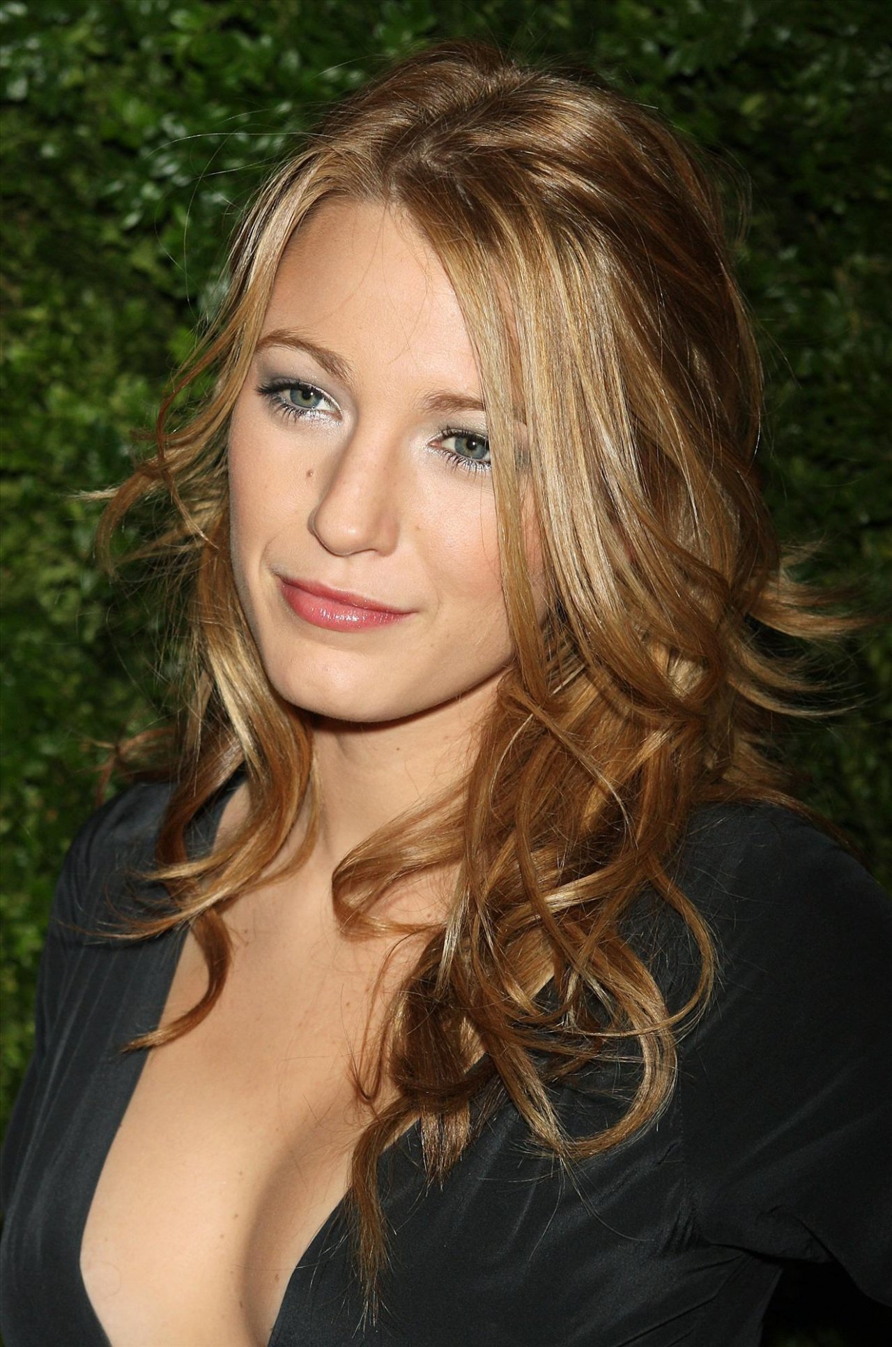 Blake Lively leaked wallpapers