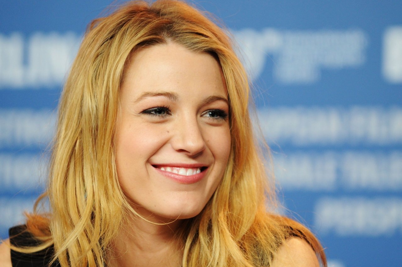 Blake Lively leaked wallpapers