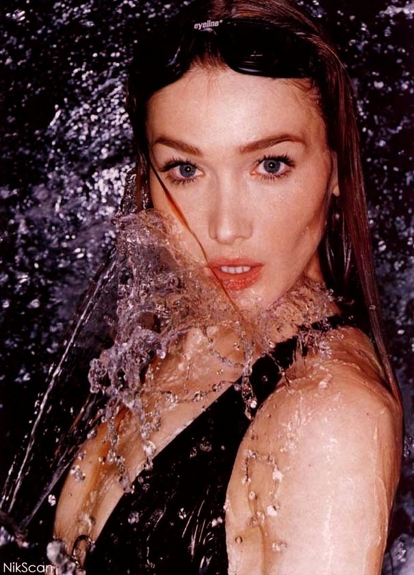 Carla Bruni leaked wallpapers