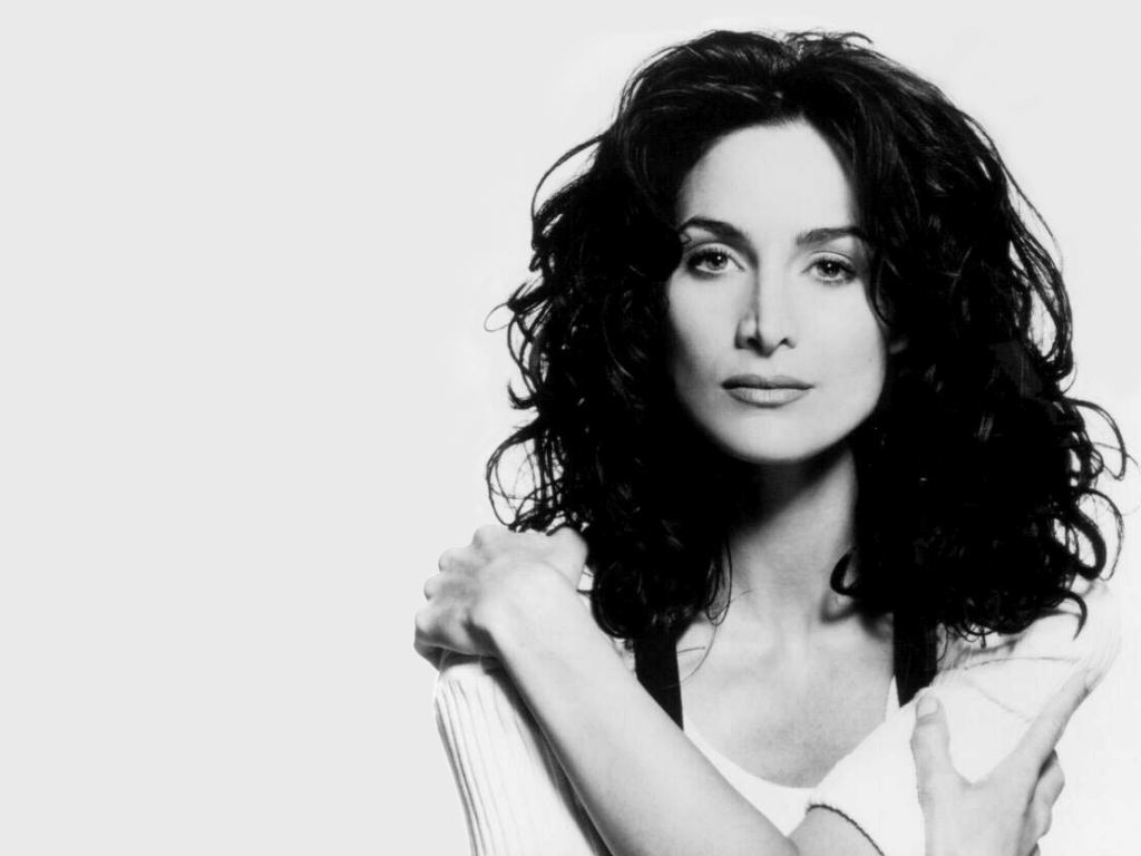 Carrie Anne Moss leaked wallpapers