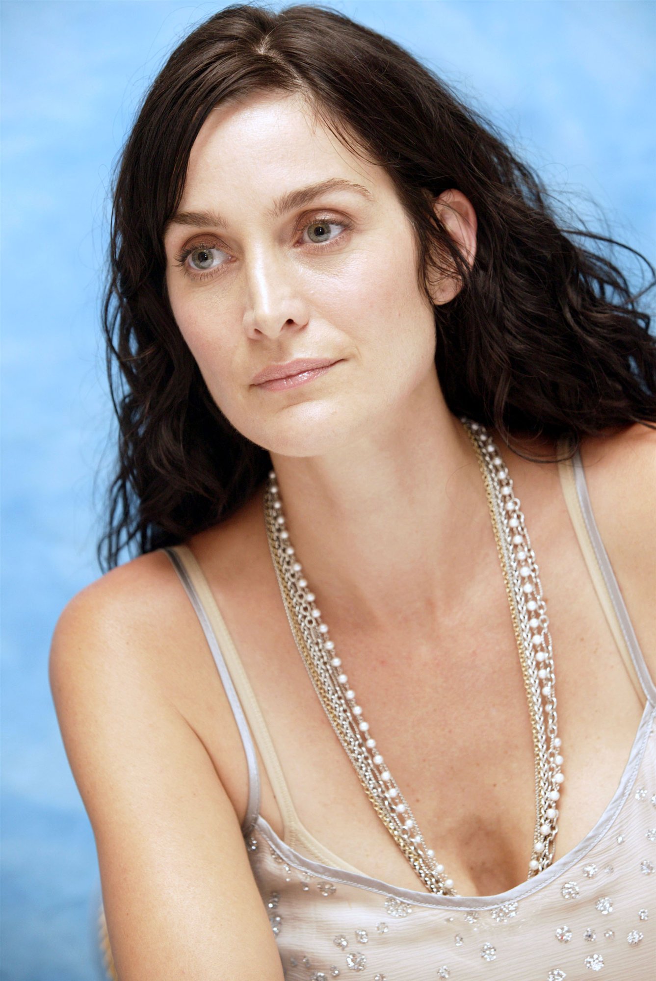 Carrie Anne Moss leaked wallpapers