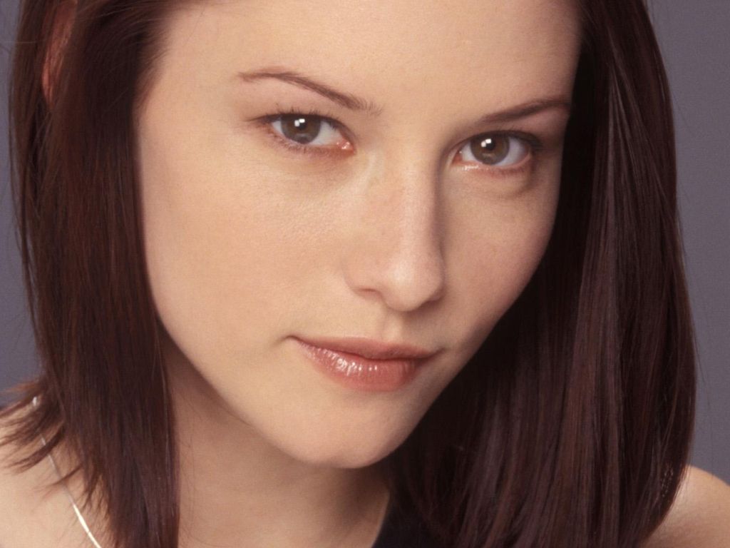 Chyler Leigh leaked wallpapers