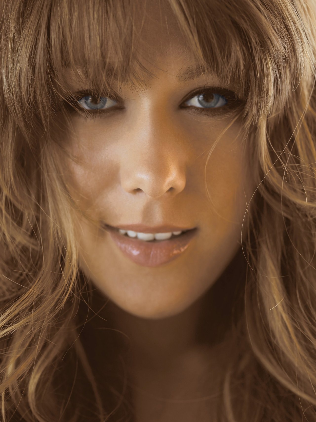 Colbie Caillat leaked wallpapers