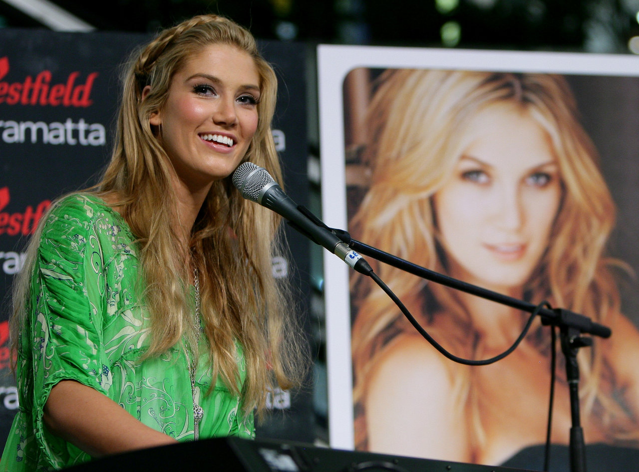 Delta Goodrem leaked wallpapers