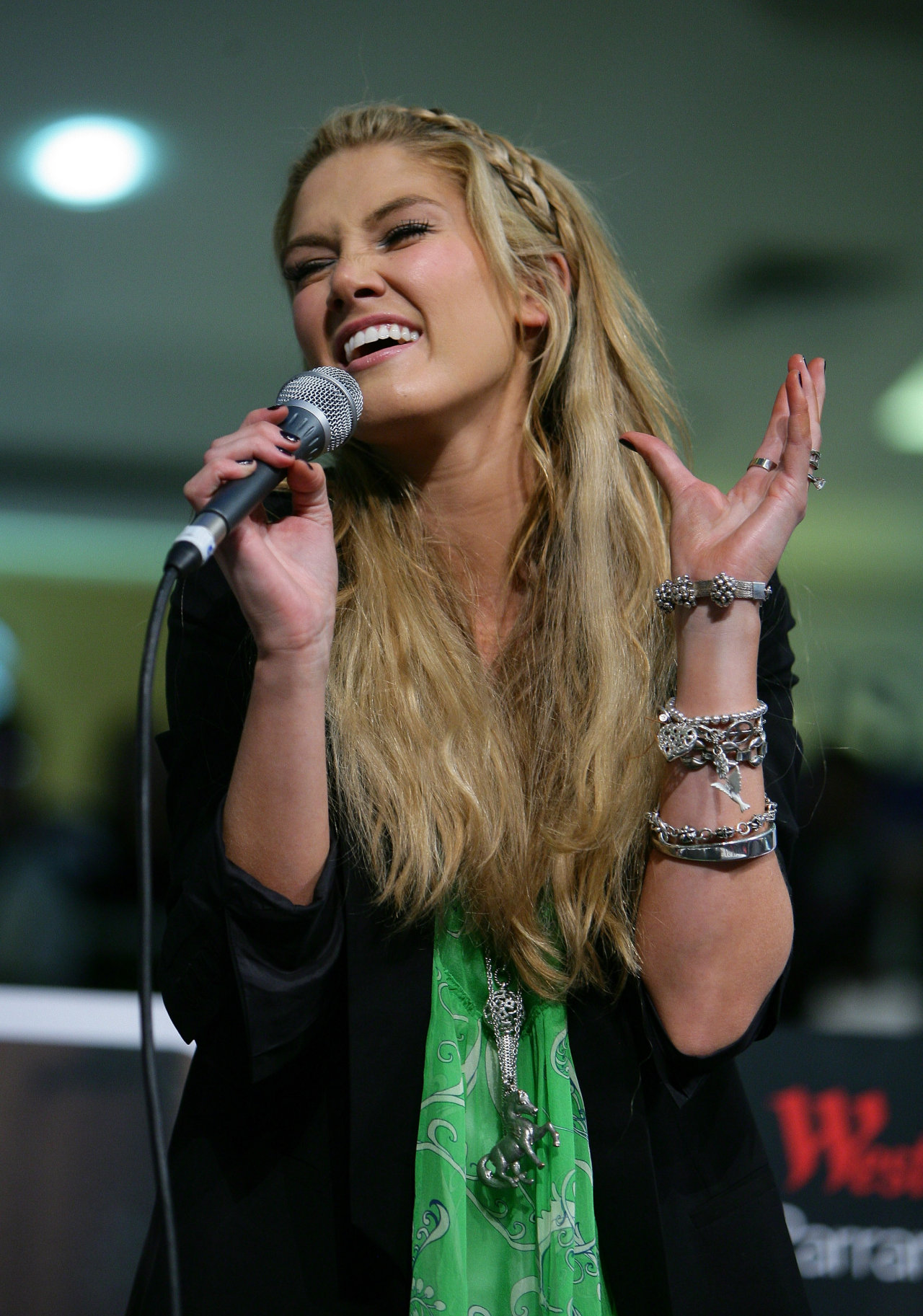 Delta Goodrem leaked wallpapers