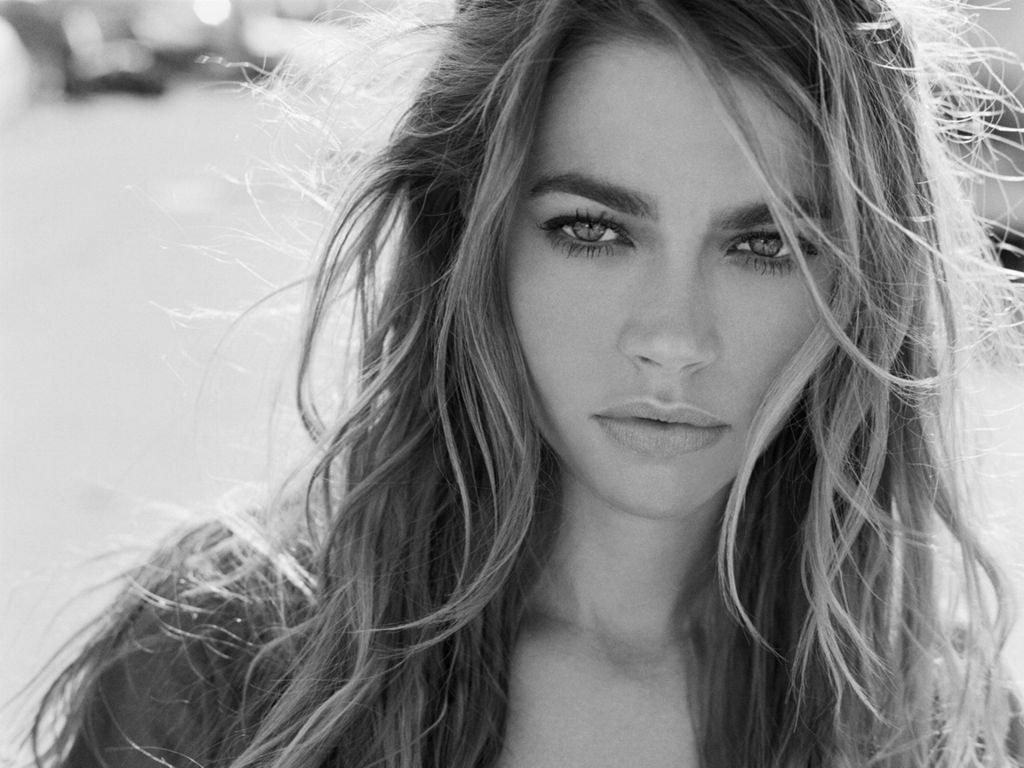 Denise Richards leaked wallpapers