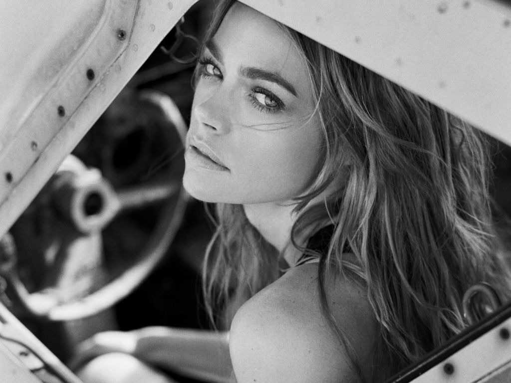 Denise Richards leaked wallpapers