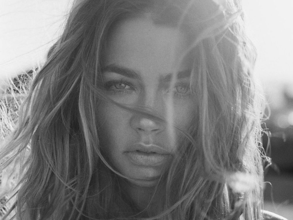 Denise Richards leaked wallpapers