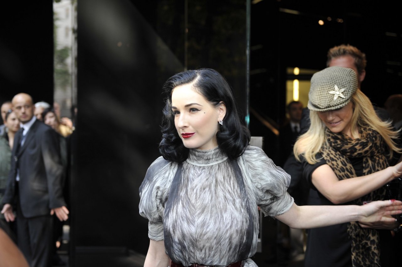 Dita von Teese leaked wallpapers