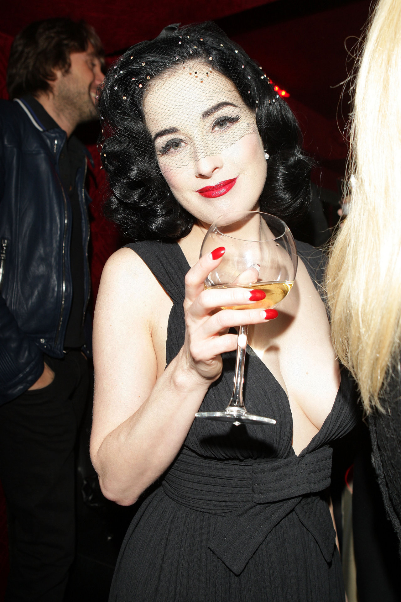 Dita von Teese leaked wallpapers