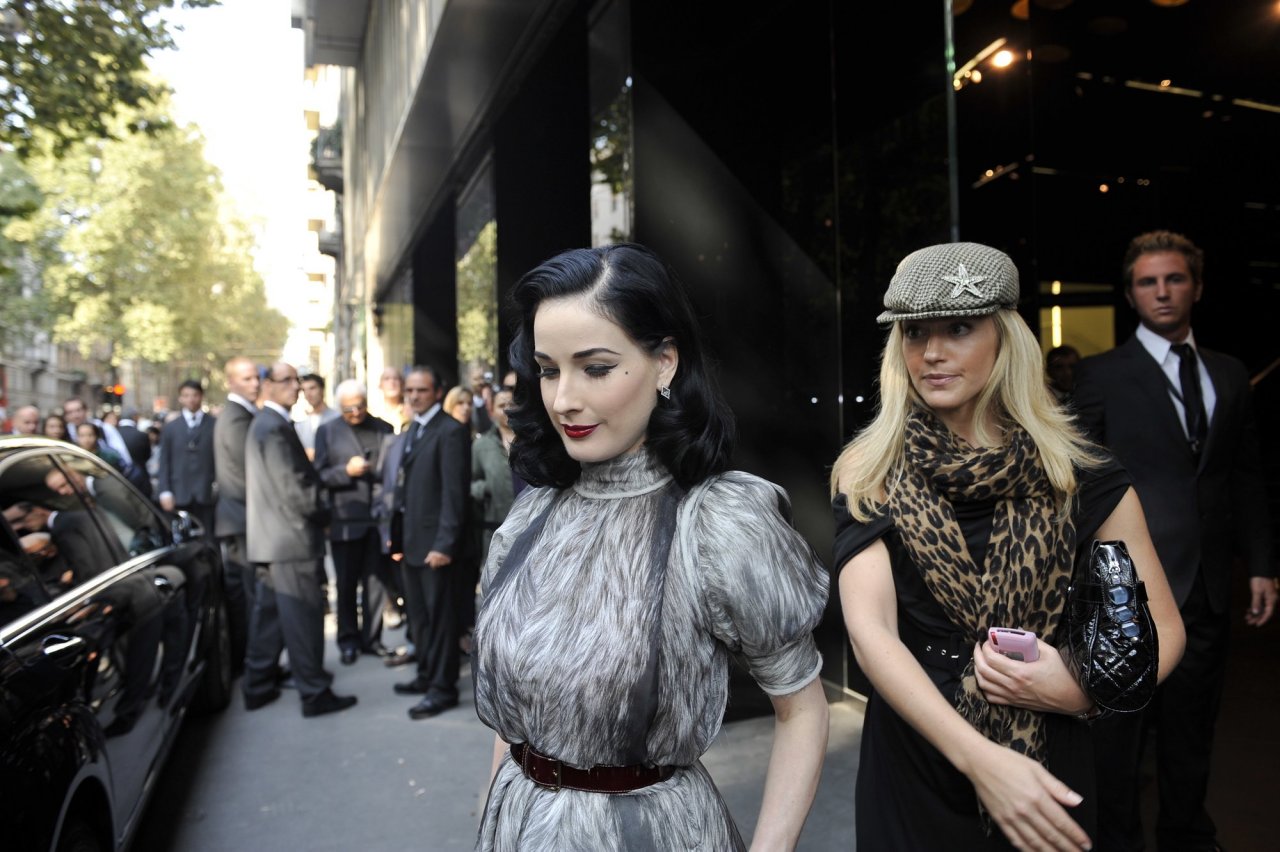 Dita von Teese leaked wallpapers