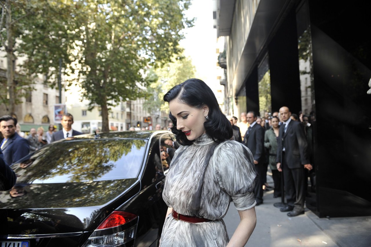 Dita von Teese leaked wallpapers