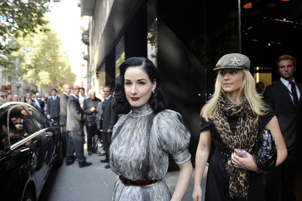 Dita von Teese leaked wallpapers