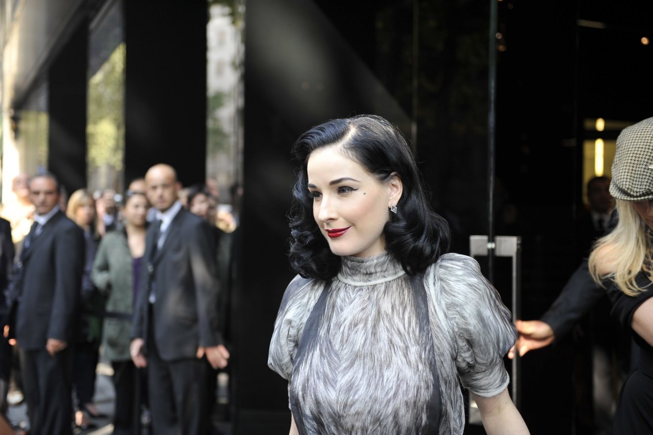 Dita von Teese leaked wallpapers